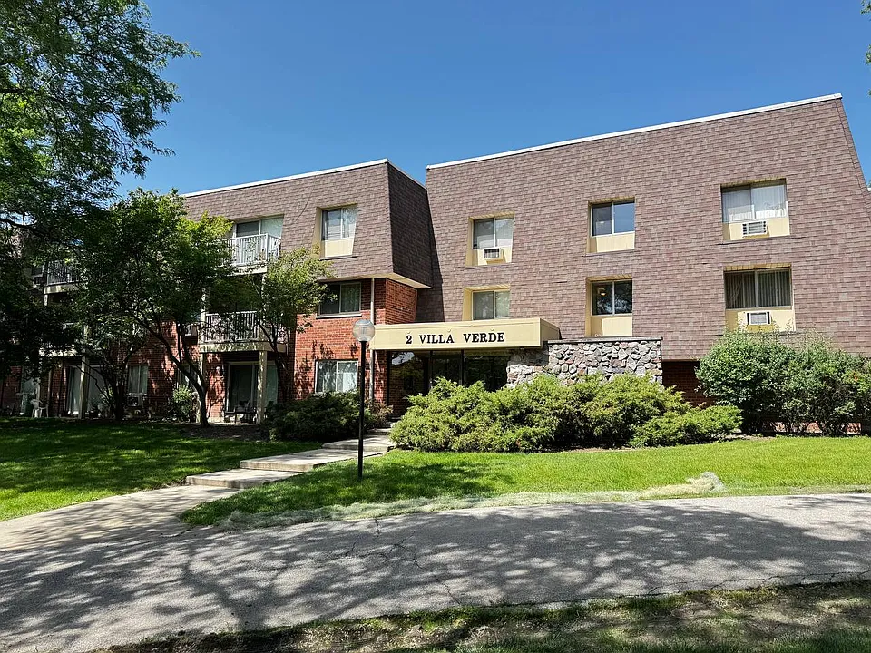 2 Villa Verde Dr #100