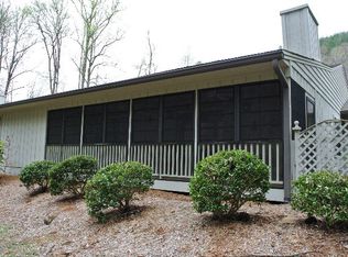 993 Oak Creek Rd #A, Franklin, NC 28734