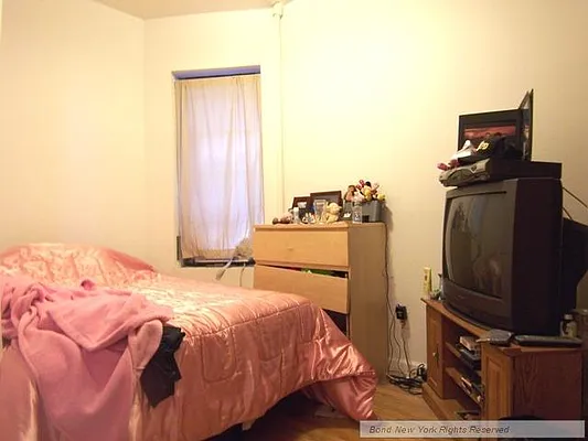 Rented by Bond New York | media 67