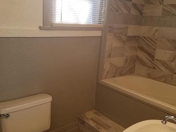 3rd image of 510 6th St W