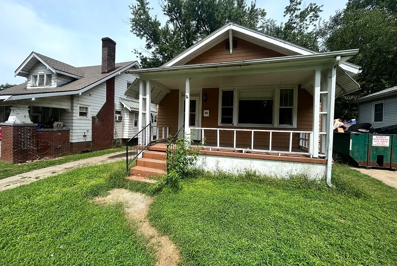 3 bed, 1296 sqft, $1,050 — Photo 1