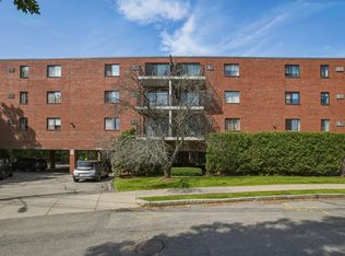 209 Riverview Ave APT 5, Newton, MA 02466