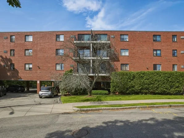 209 Riverview Ave APT 5, Newton, MA 02466