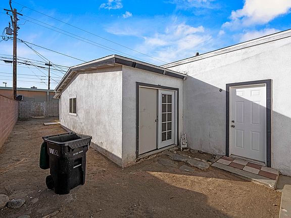 2nd image of 1138 W Avenue J15 #1/2
