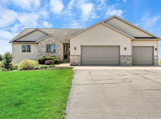 W2723 Fonda Ln, Belleville, WI 53508