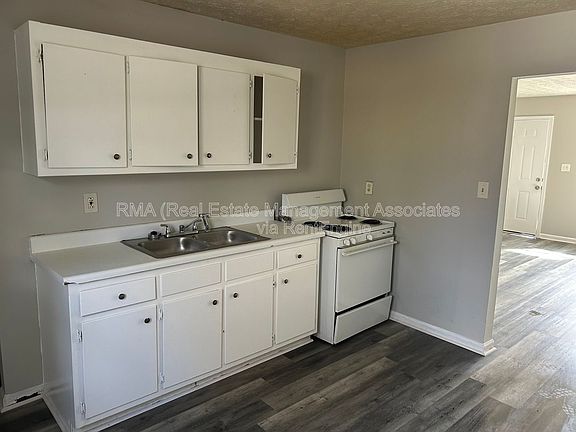 5th image of 411 E Central Ave