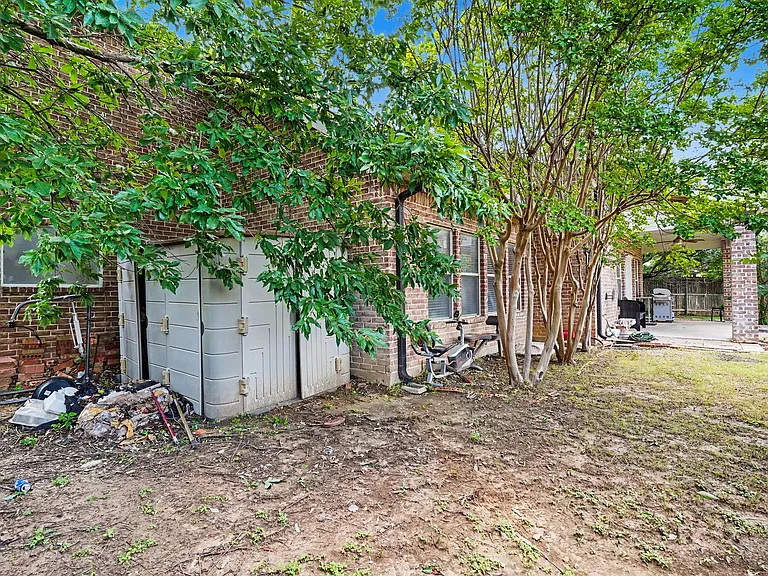 8660 Lariat Cir — Photo 45
