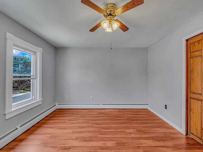 990 Scott St — Photo 10