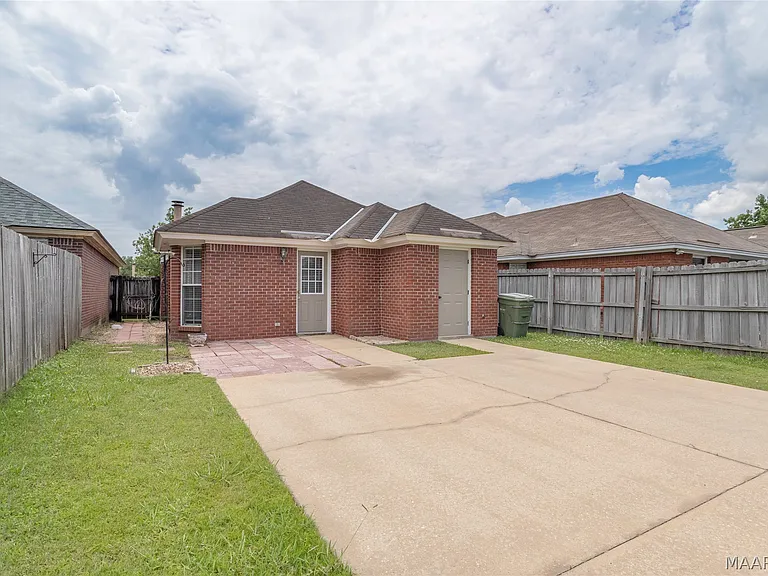 1161 Stafford Dr — Photo 28