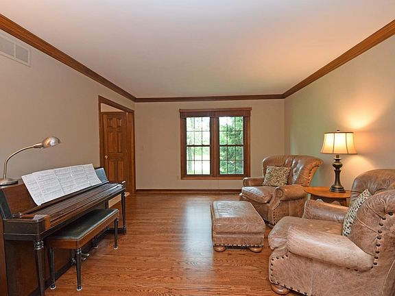 5th image of 7232 Glenn Moor Dr