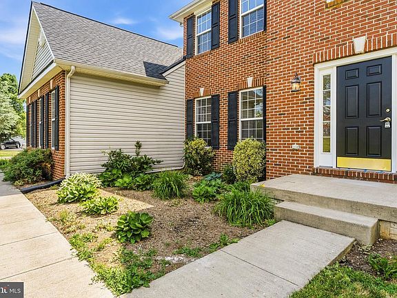 5th image of 300 Spruce Hill Way