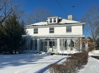 10 Russell Ct, Woburn, MA 01801