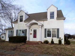 305 SE 3rd St, Loogootee, IN 47553