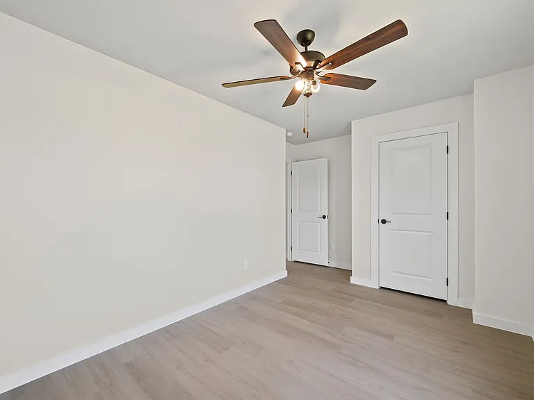 1407 S 5th St — Photo 19