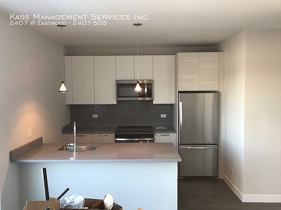 3rd image of 2407 W Eastwood Ave #2407505