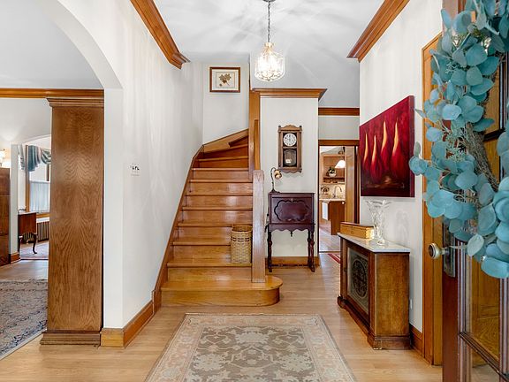 5th image of 1021 Clinton Ave