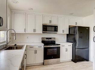 418 SW Erie Cir, Oak Harbor, WA 98277