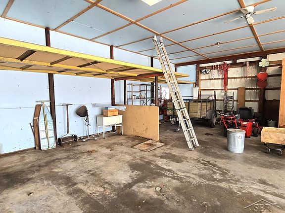 5th image of 20590 Gratiot Rd