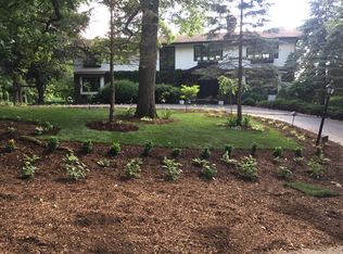 27 Burning Oak Trl, Barrington Hills, IL 60010