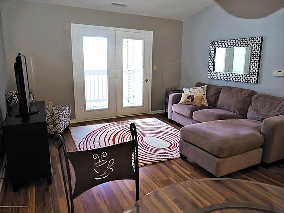 4th image of 338 W Saginaw St Unit 43