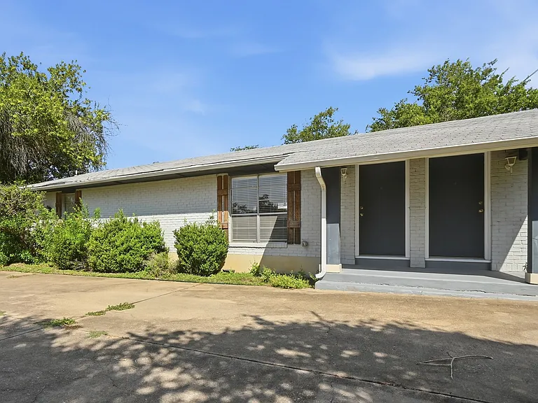 2712 Saint Edwards Cir #A — Photo 1