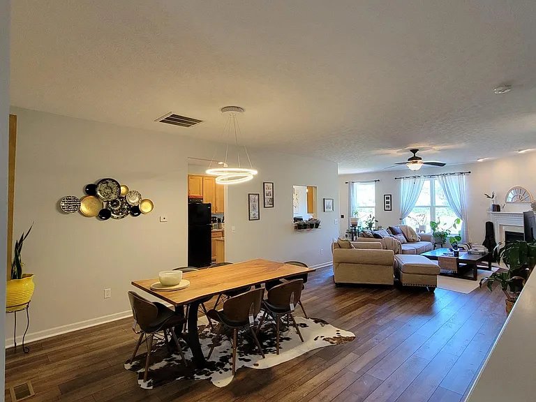 Dining/living area