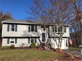 70 Mohawk St, Cumberland, RI 02864