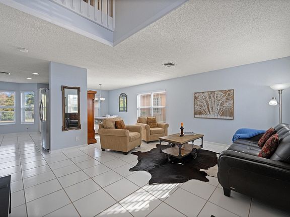 3rd image of 1628 S Club Drive