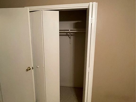 5th image of 3826 Westfield Dr