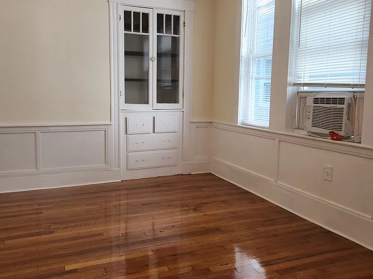 64 Whitten St — Photo 14