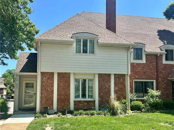 8399 NW Waukomis Dr, Kansas City, MO 64151