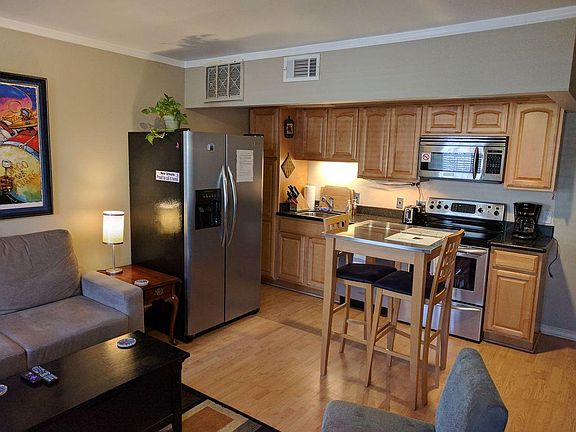 3rd image of 1629 Toledano St