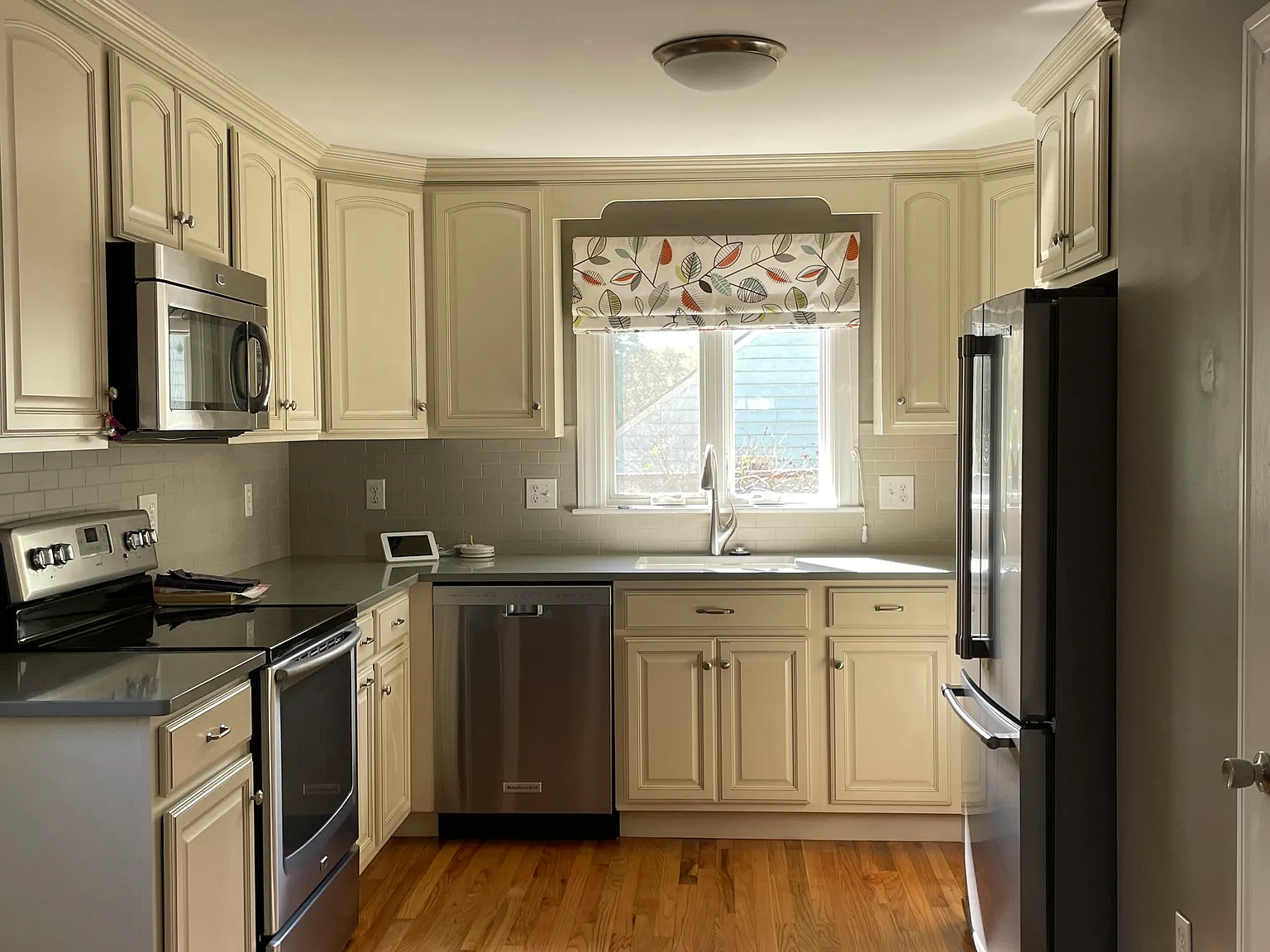 3 bed, 1434 sqft, $3,090 — Photo 4