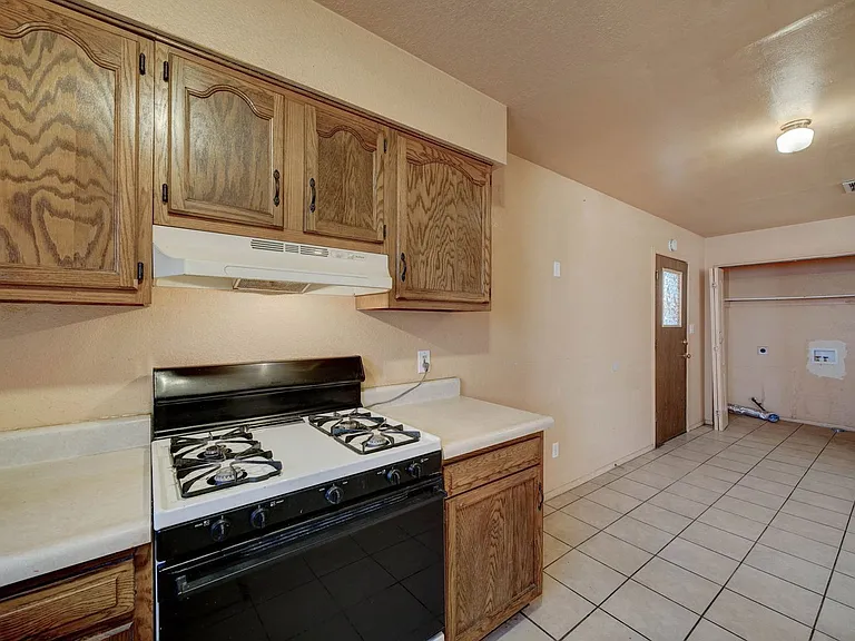 1114 E Bisnaga St — Photo 8