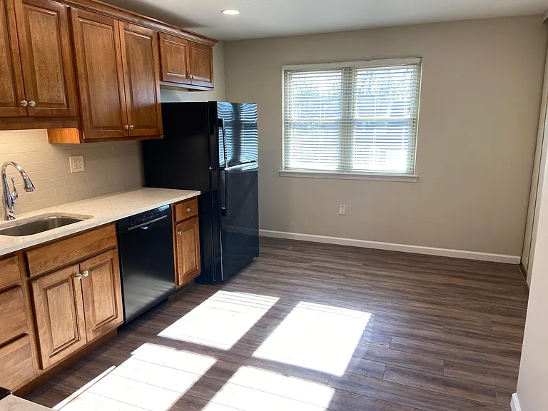 277 Shirley Dr #2 — Photo 16