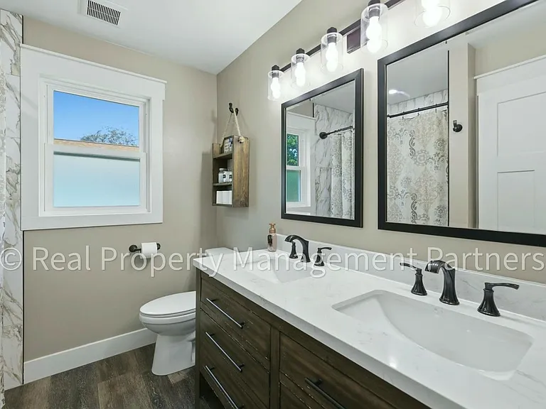 11425 Prairie Ave — Photo 20