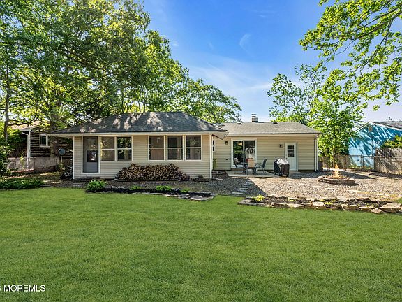 5th image of 424 Cornell Drive