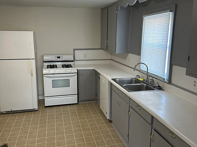 1512 Smallhouse Rd — Photo 2