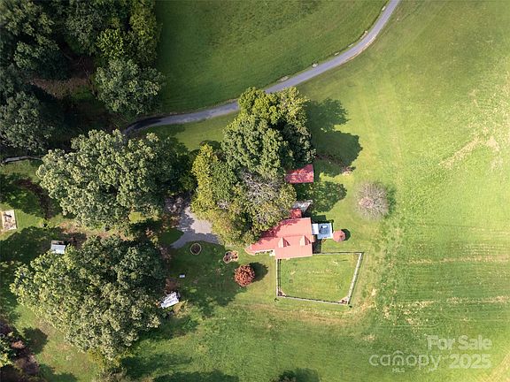 24th image of 50 Holland Ridge Dr