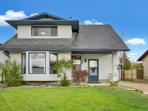 22 S Sandstone Cres SE, Airdrie, AB T4B 1T5