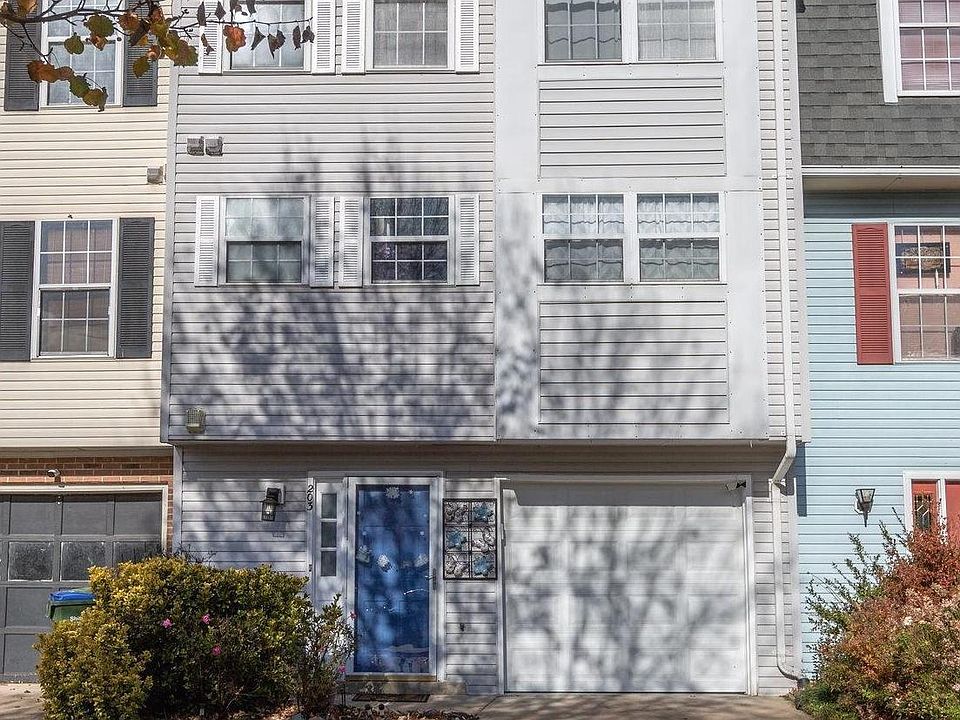 1st image of 203 Blueridge Ct