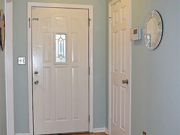 3rd image of 13 Hillrose Ave
