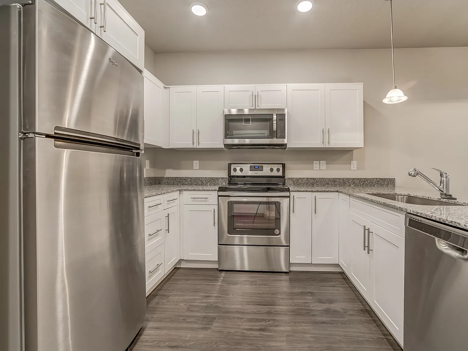 Vine Bldg 14: Unit 206 Type 2: Standard - 206 — Photo 4