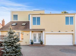 238 Scott Dr, Atlantic Beach, NY 11509