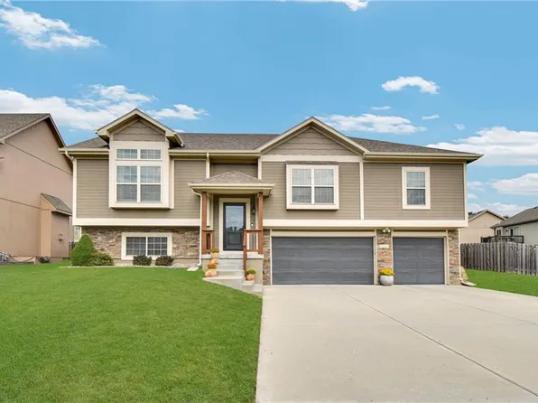 7841 N Walrond Ave, Kansas City, MO 64119