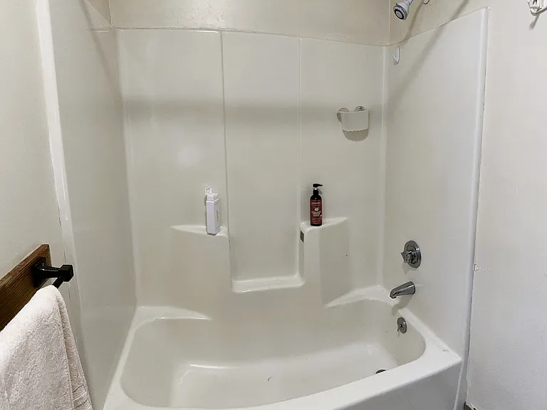 1732 Whitney Ave #A — Photo 10