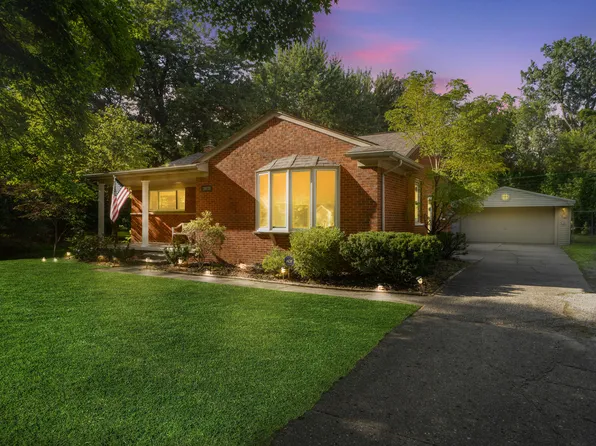 29778 Hoy St, Livonia, MI 48154