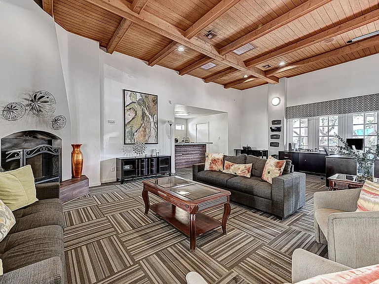 8530 W Sahara Ave18