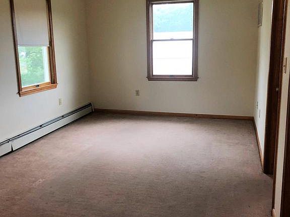 4th image of 521 Morton Ave #2