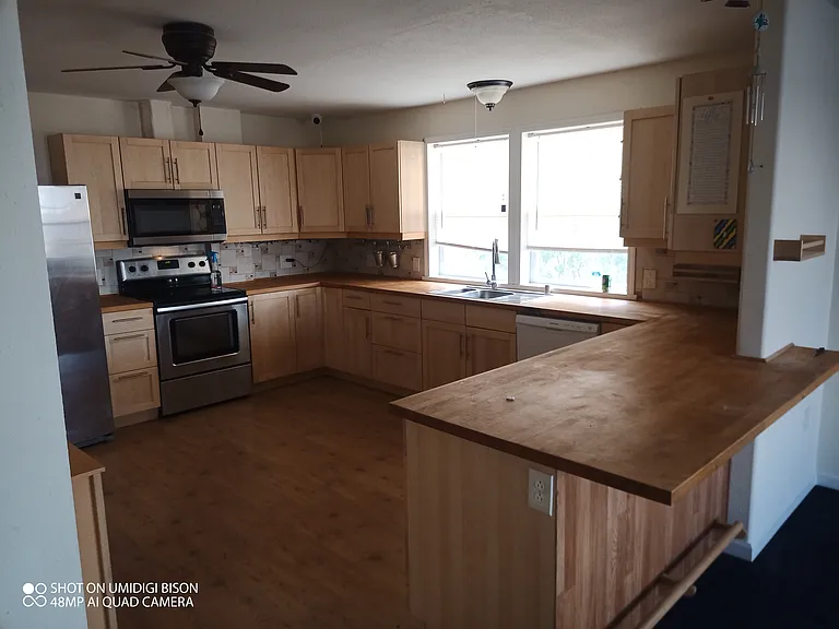 501 NE 4th St — Photo 2